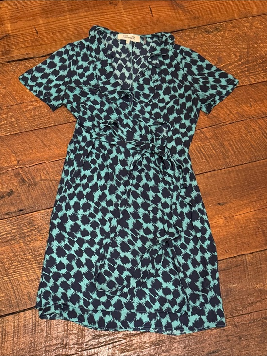 Diane Von Furstenberg Dresses & Skirts - Diane von Furstenberg DVF Teal Black Animal Print Wrap Dress Size M